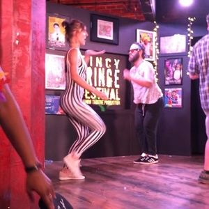 Meet your Posher, Hillary